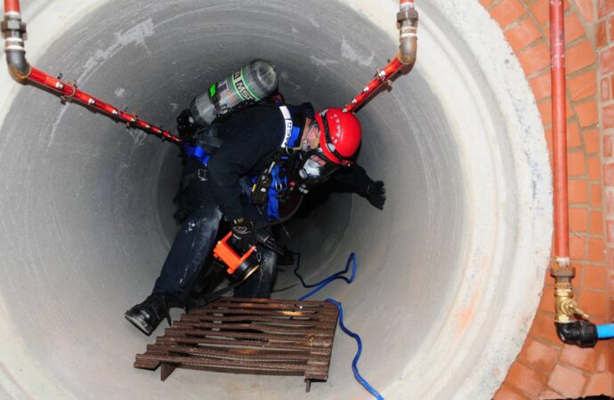 10 tips to reduce risk for workers in confined space