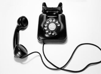 Comparing Traditional and Virtual Business Phone Systems