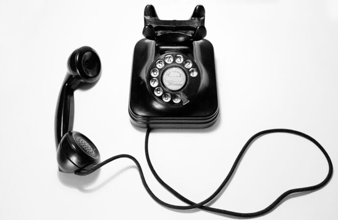 Comparing Traditional and Virtual Business Phone Systems