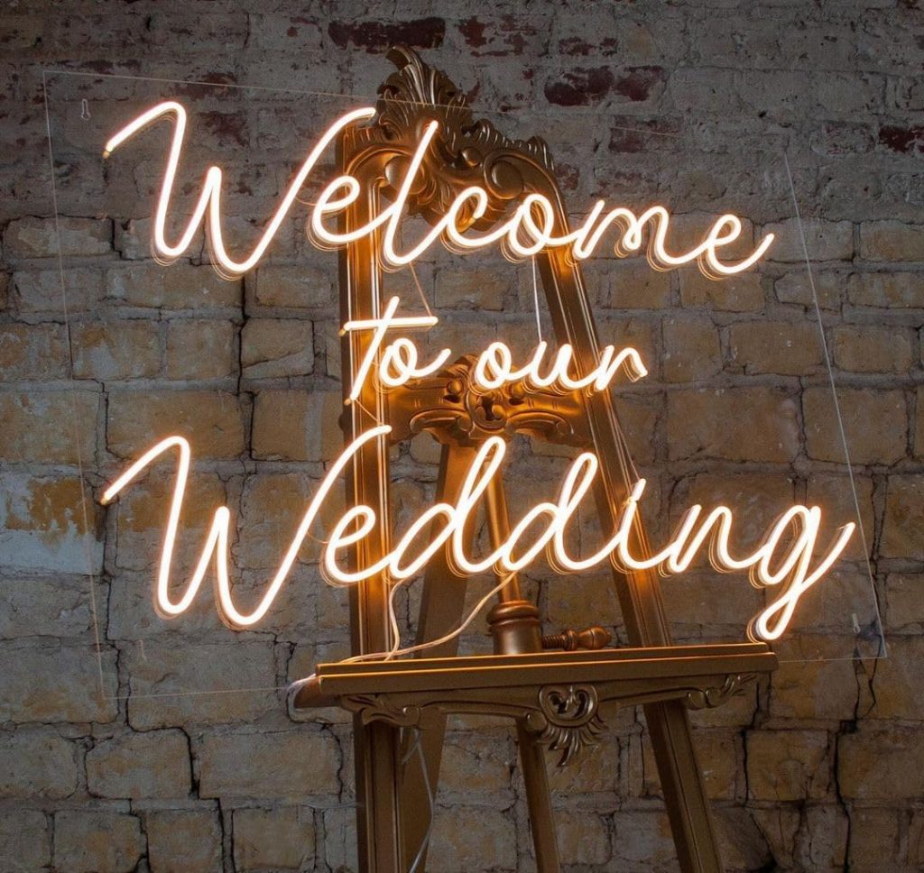 neon lights for weddings