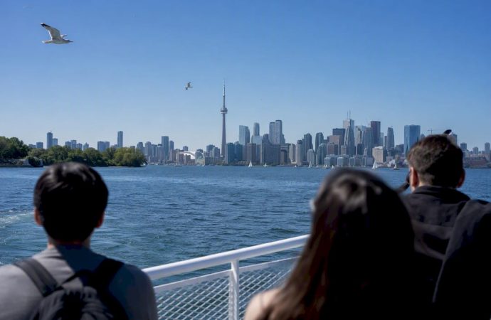The Best Toronto Day Trips for Every Kind of Traveler 2026 Lizard's Lunch The Best Toronto Day Trips for Every Kind of Traveler