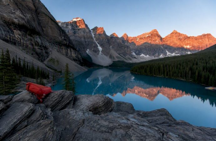 Lock Moraine Shuttle and Park Pass, See Banff in 3 Days for Canadians 2026 Lizard's Lunch Lock Moraine Shuttle and Park Pass, See Banff in 3 Days for Canadians