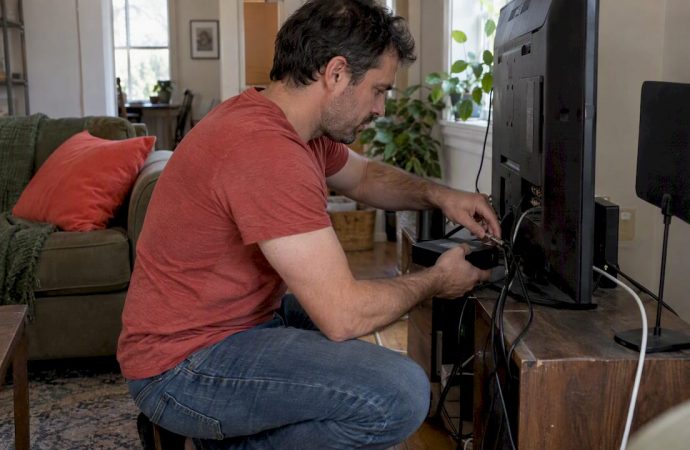 Cord Cutting in Canada: Cancel Cable Same Day and Keep Local TV 2026 Lizard's Lunch Cord Cutting in Canada: Cancel Cable Same Day and Keep Local TV