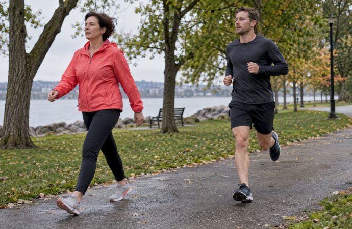 Walking vs Running: Canada’s 150 Minute Target and Injury Risks 2026 Lizard's Lunch Walking vs Running: Canada’s 150 Minute Target and Injury Risks